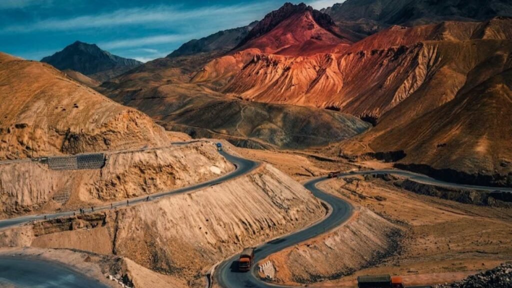 Srinagar-Leh Highway Open