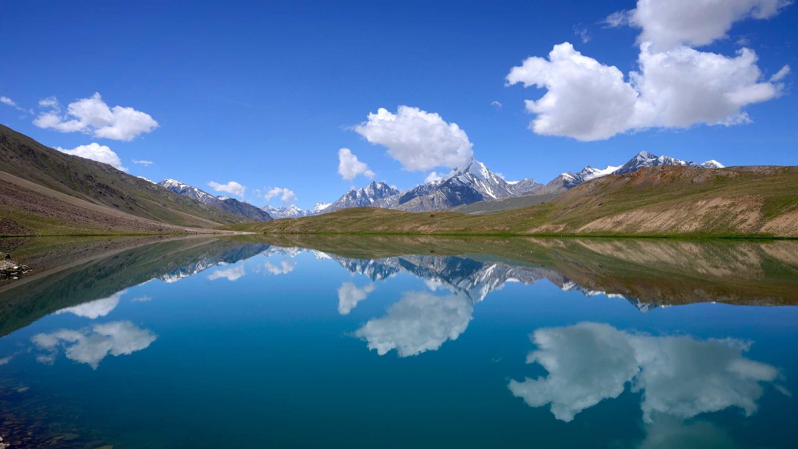 You are currently viewing Chandratal in June 2026: Road Status, Weather, Camps and Best Time to Visit
