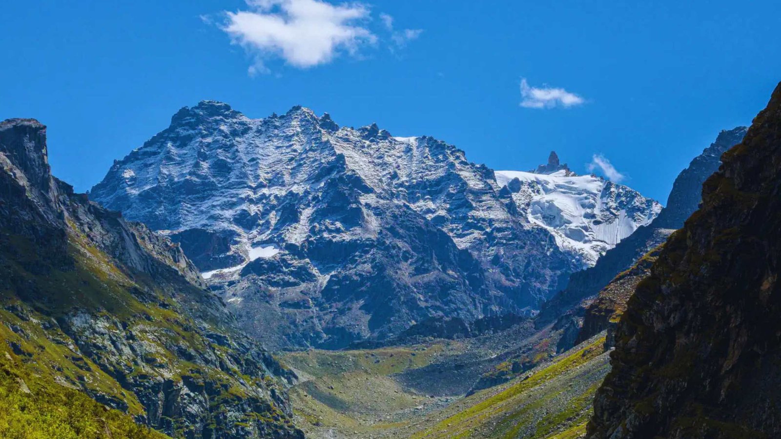 Hampta Pass Trek in Himachal Pradesh with stunning Himalayan views