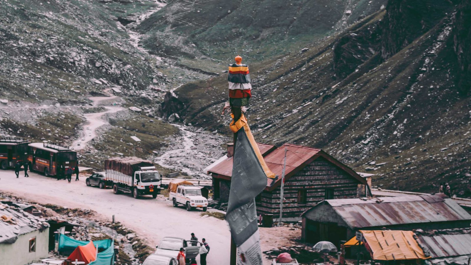 Rohtang Pass road trip view with mountains, clouds and adventure-filled landscapes