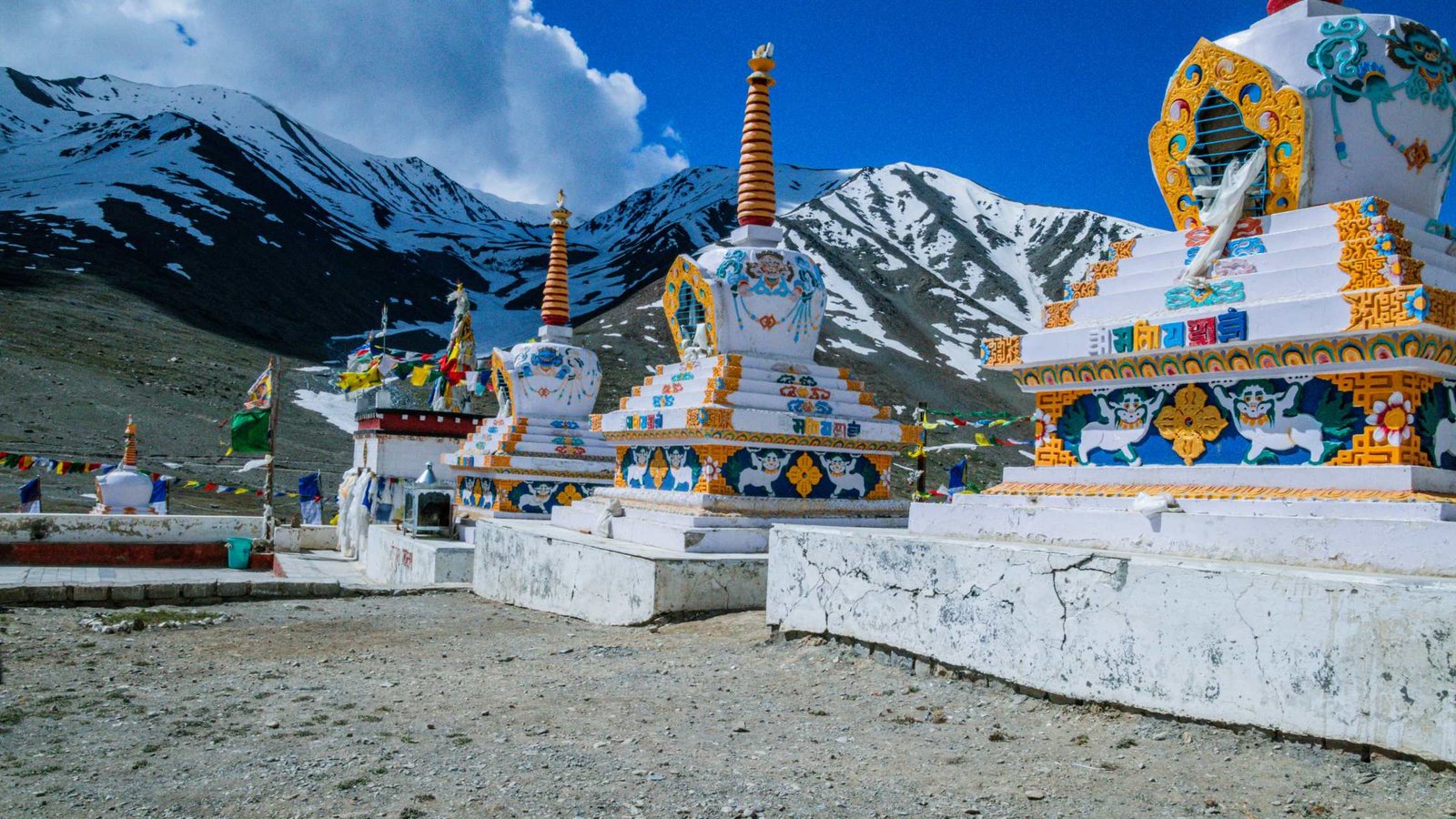 Scenic view of Kunzum Pass, one of the most beautiful high-altitude passes in Himachal Pradesh