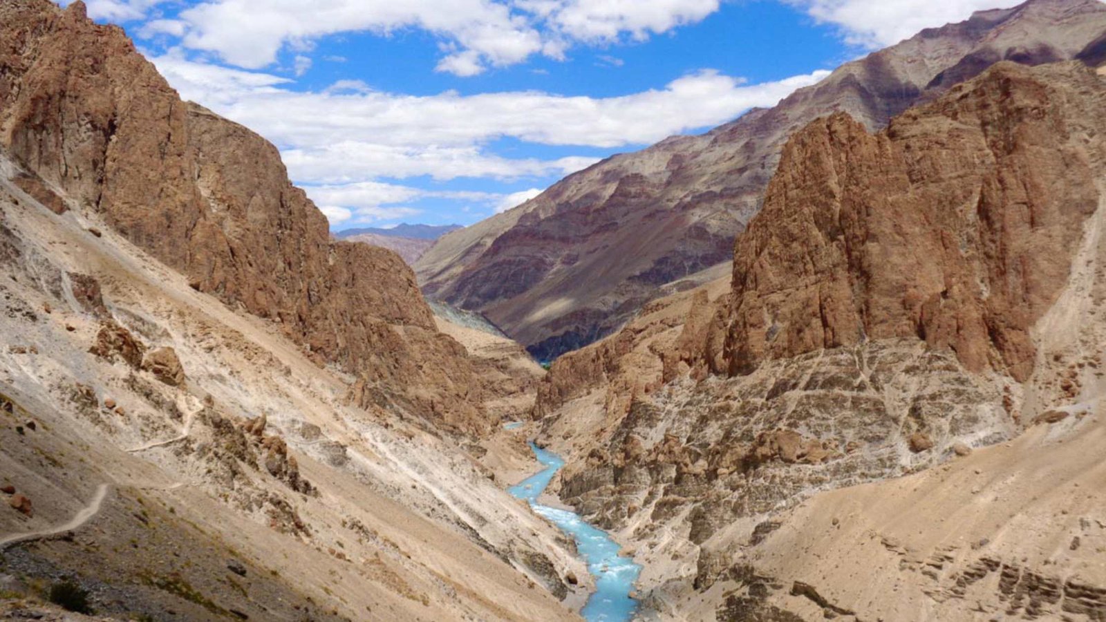 You are currently viewing Shinkula Pass in September 2026: Road Status, Weather, Snow and Travel Guide