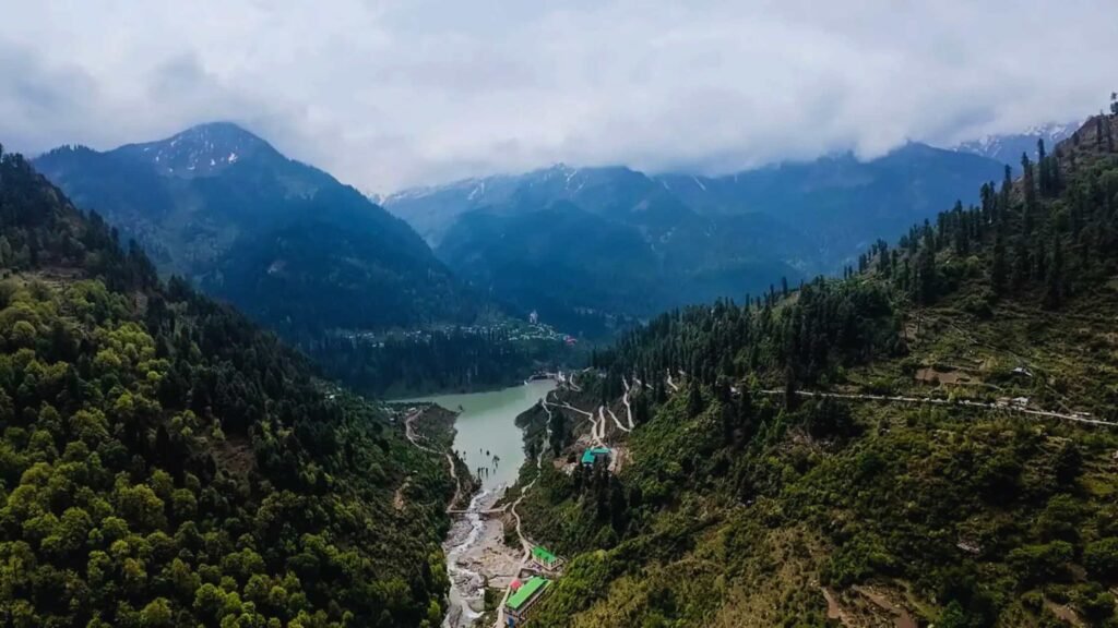 Barshaini Pavalti Valley near Tosh and Kasol