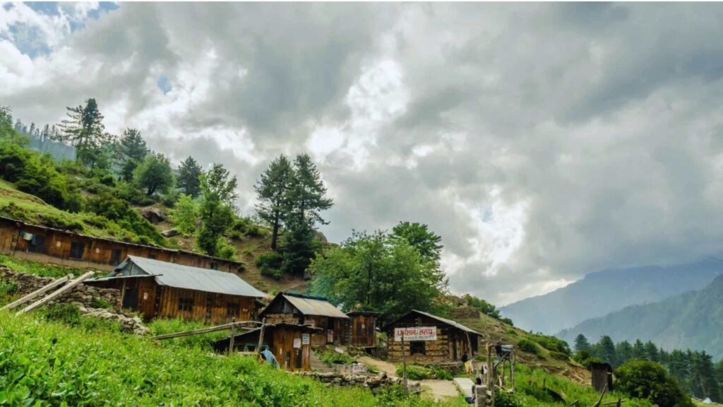 Adventure trekking experience on the Kheerganga Trek near Kasol
