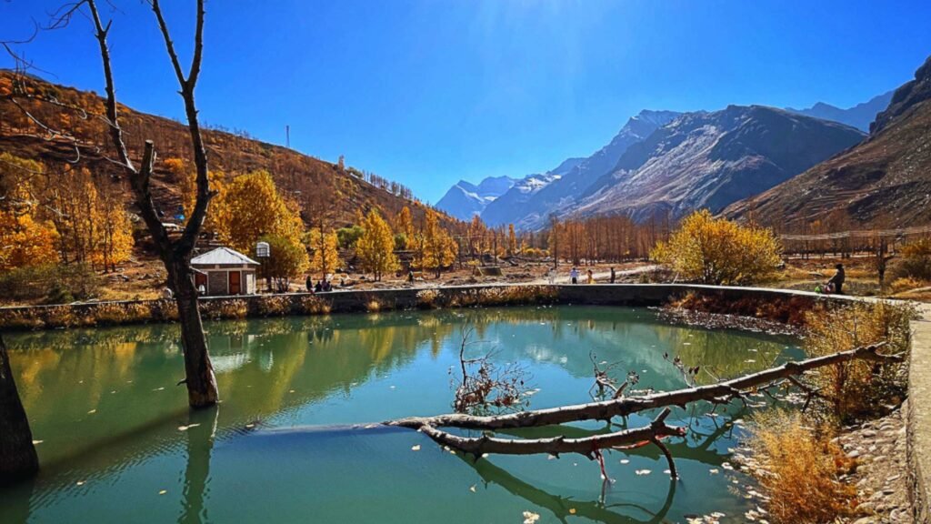 Peaceful Sissu in Autumn near to Manali