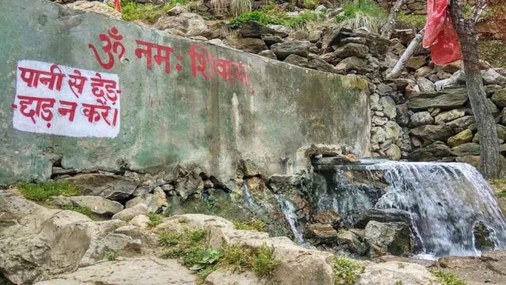 What Most Tourists Get Wrong About Kheerganga in October