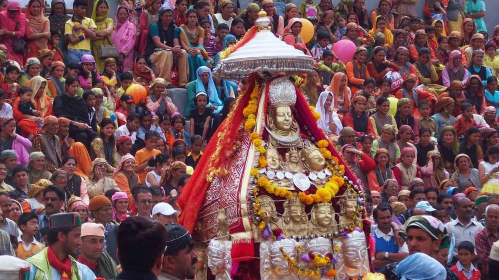 You are currently viewing Kullu Dussehra 2026: Dates, Dhalpur Guide & Travel Planning