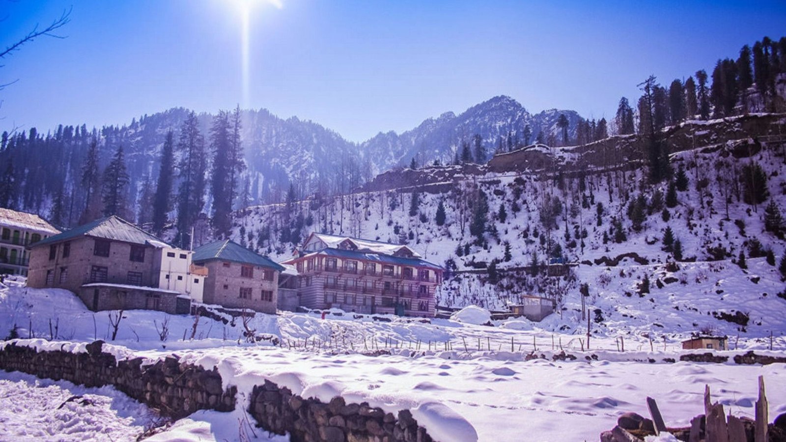 Manali showcasing the breathtaking winter beauty of Himachal Pradesh