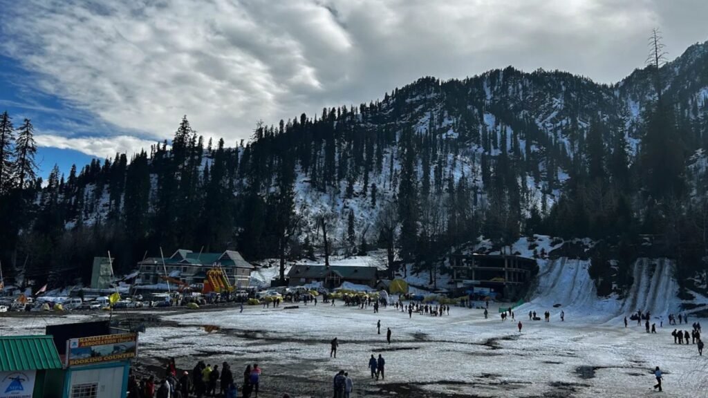 What Most Tourists Get Wrong About Manali in December